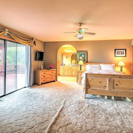 Spacious Kelseyville Home With Large Lakefront Deck! ภายนอก รูปภาพ