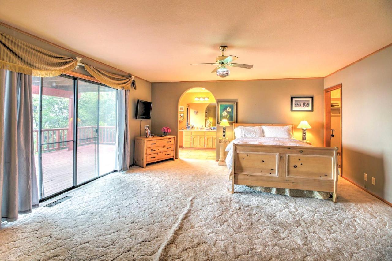 Spacious Kelseyville Home With Large Lakefront Deck! ภายนอก รูปภาพ